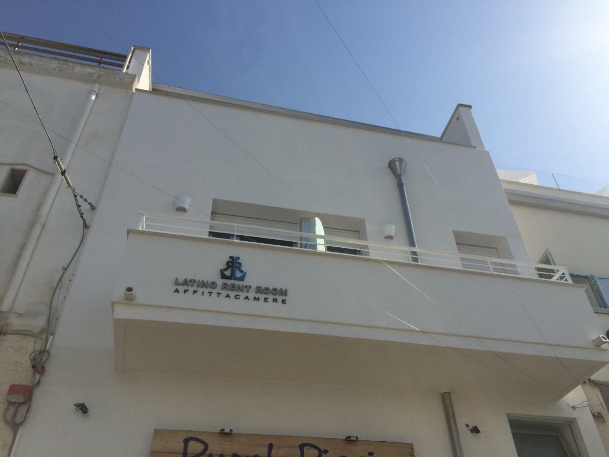 Latino Rent Room B&B Vista Mare ポルト・チェザーレオ エクステリア 写真
