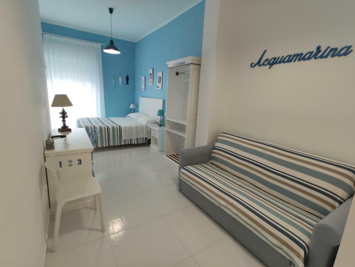Latino Rent Room B&B Vista Mare ポルト・チェザーレオ エクステリア 写真